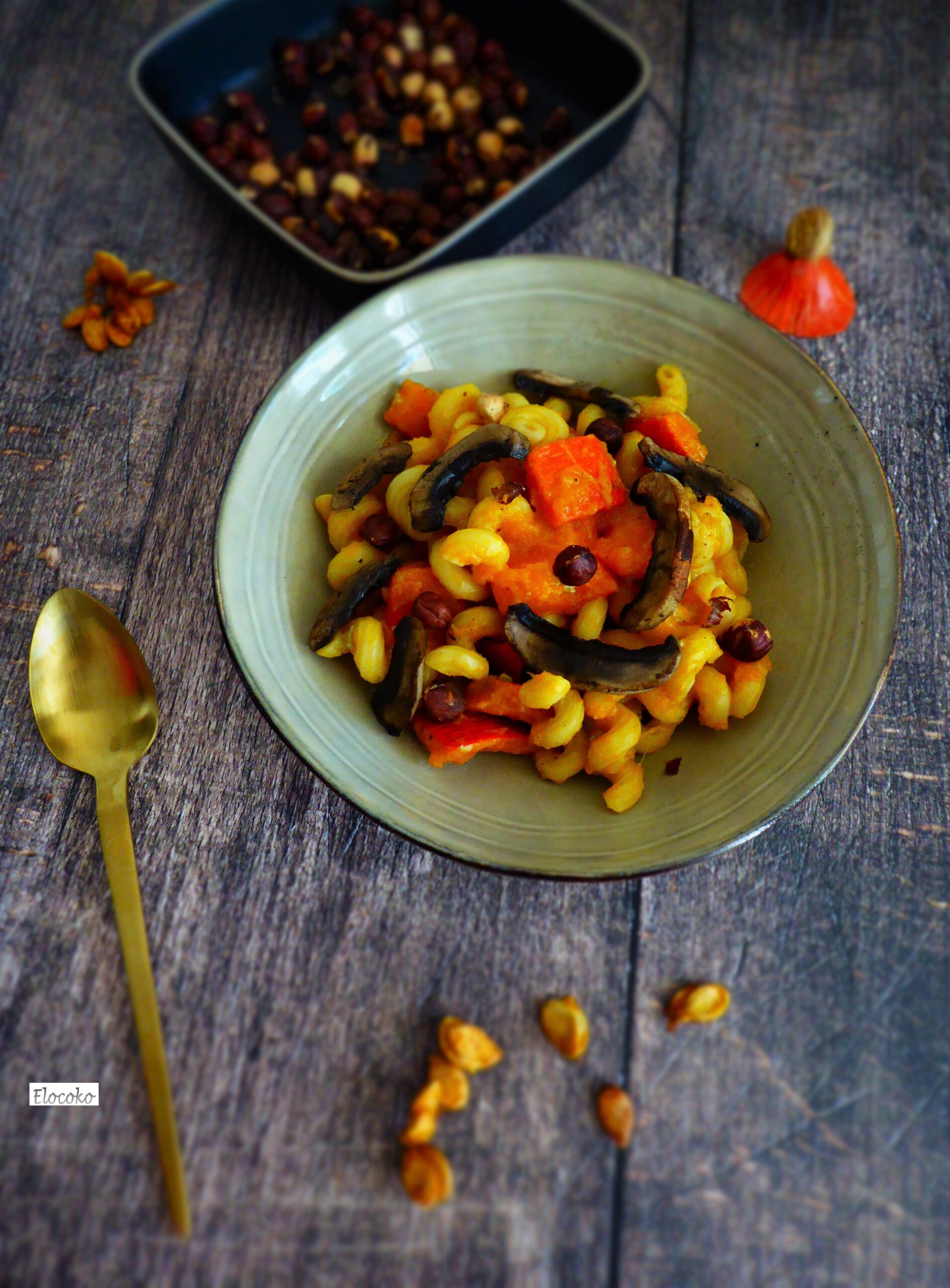 one pot pasta d'automne courge gorgonzola noisettes et champignons