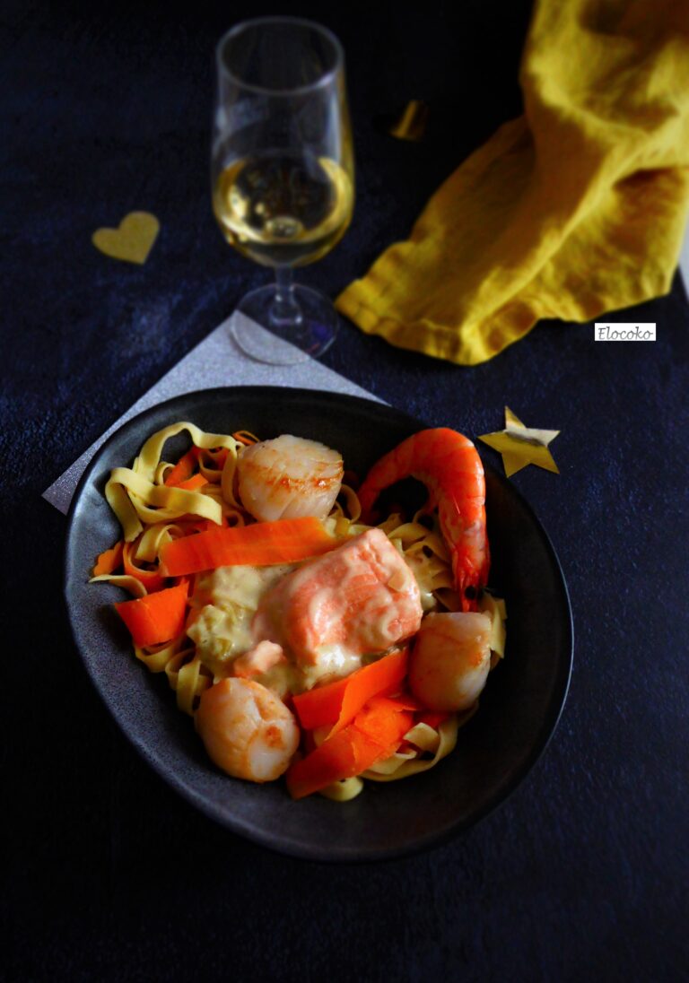 Blanquette de la mer : saumon, noix de st Jacques et sa sauce au Sauternes, tagliatelles colorées