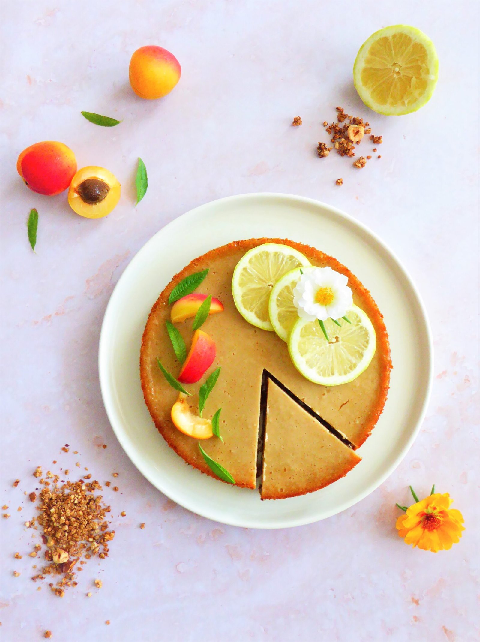 Tarte vegan façon cheesecake amande, miel et fleur d'oranger