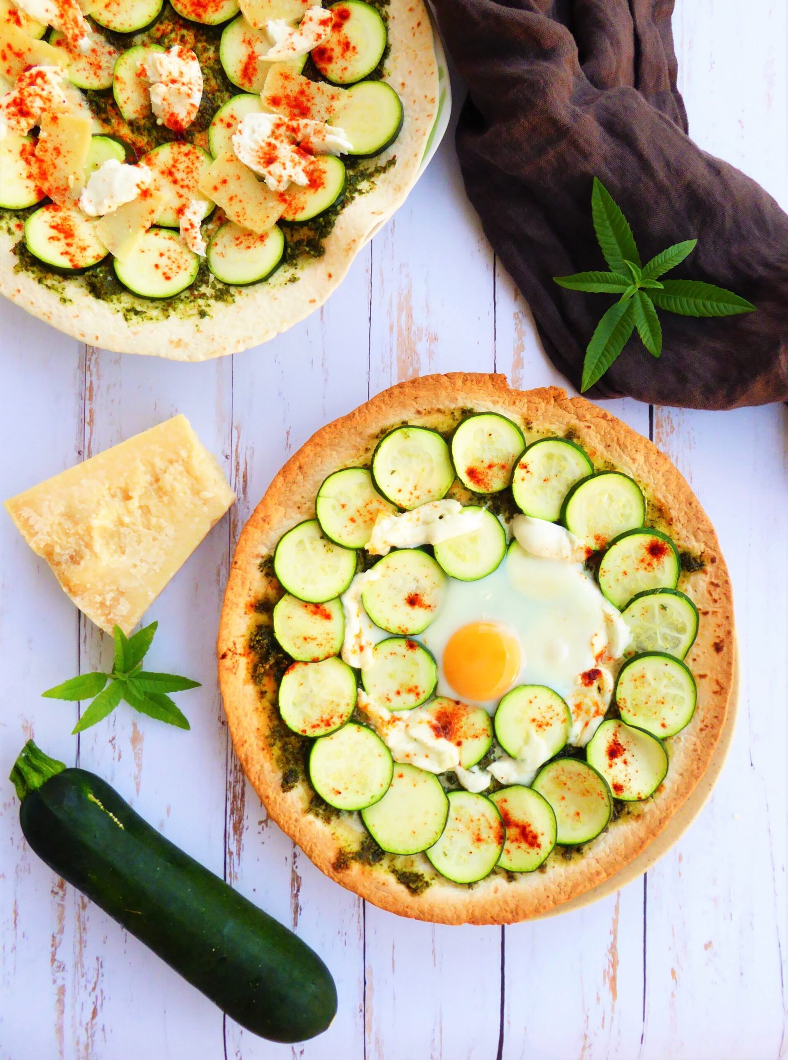 pizza fajitas courgette pesto de coriandre, oeuf et parmesan